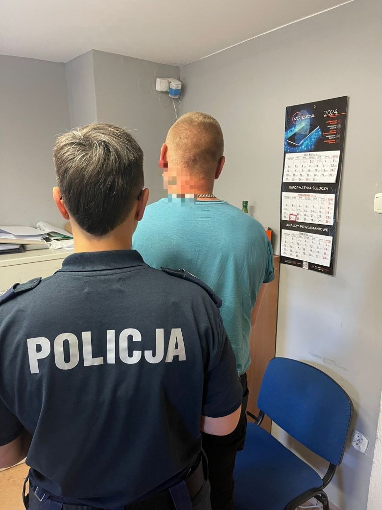 Kradli nadajniki GPS z ciągników i sprzętu rolniczego – grozi im do 10 lat więzienia.