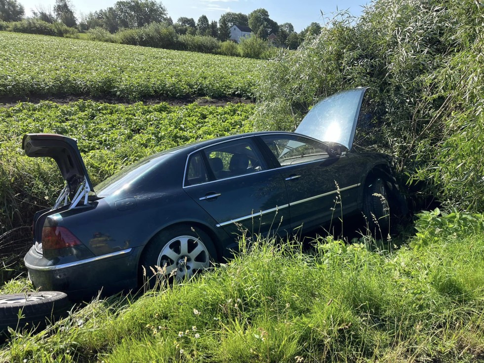 Powiat nowodworski. Dwie osoby w szpitalu po zderzeniu osobówek w Marzęcinie.
