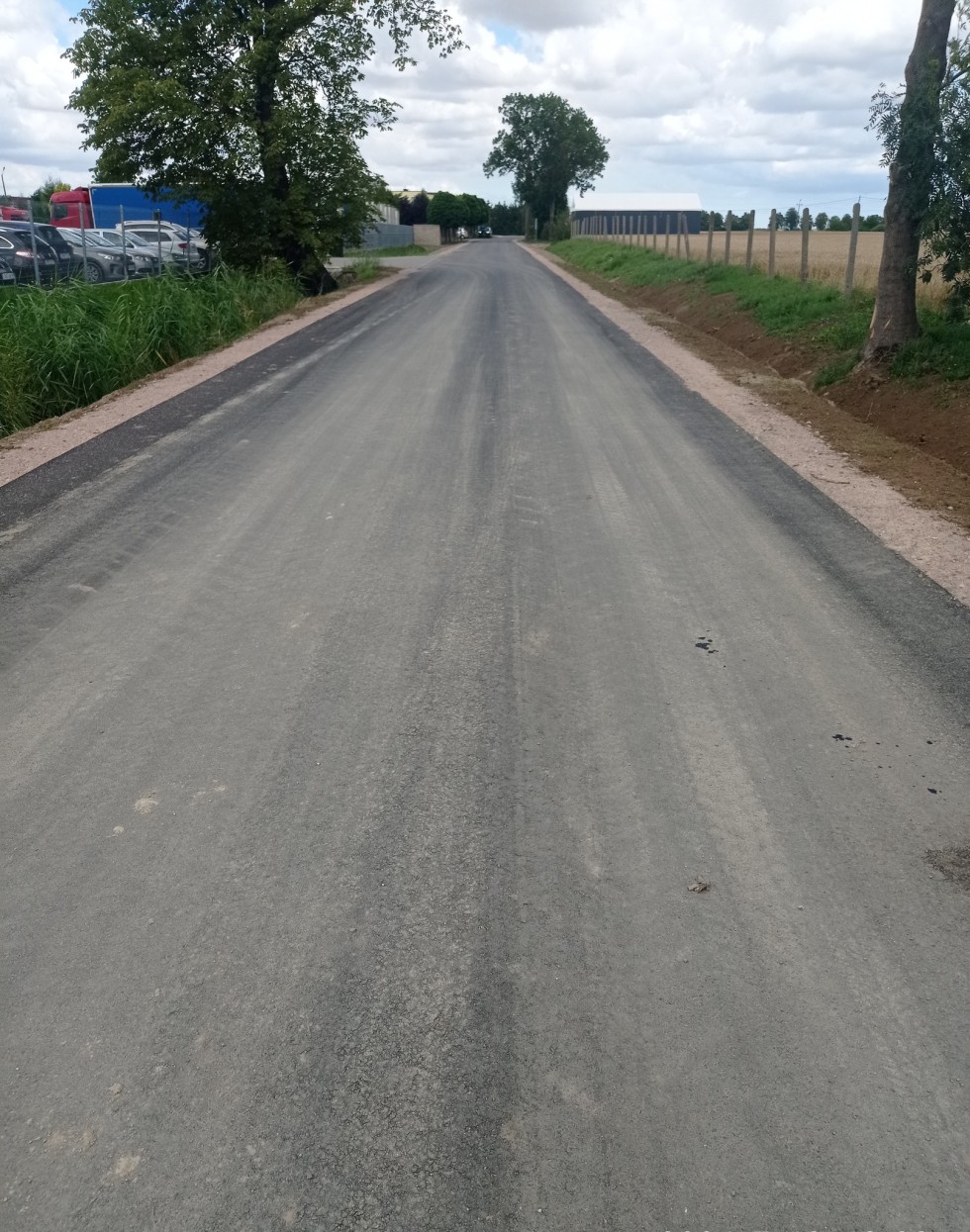 Koniec remontu drogi gminnej w Królewie.