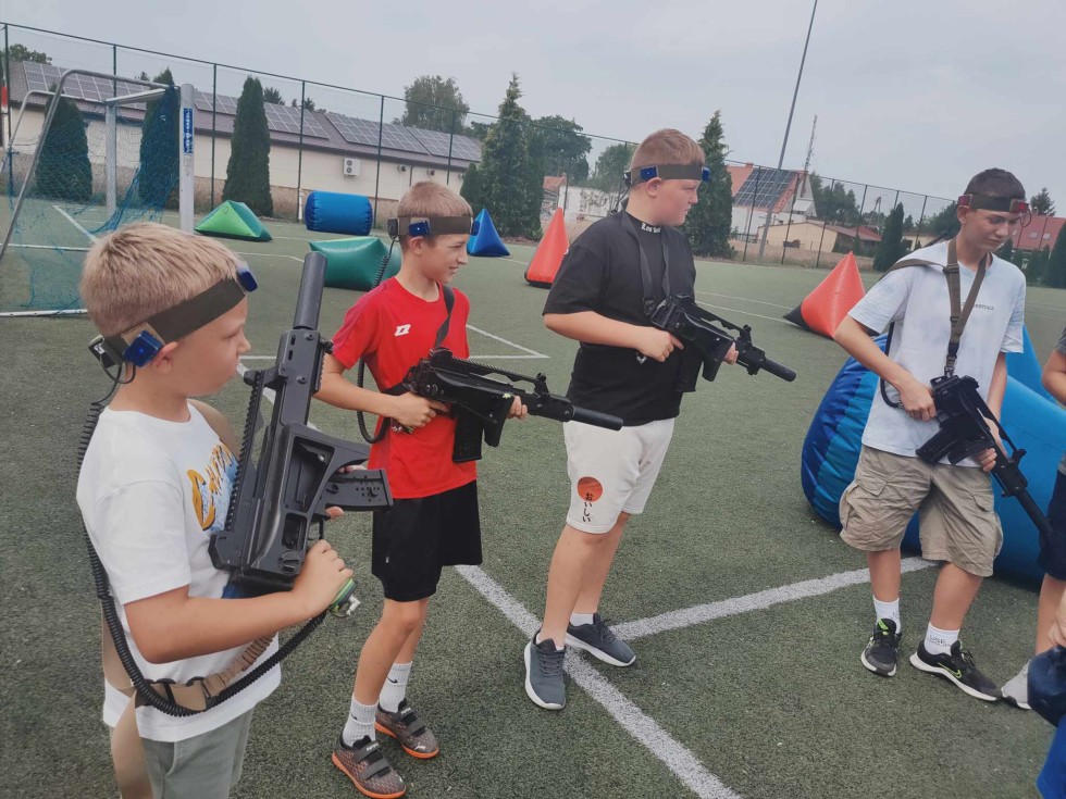Gmina Miłoradz. Wakacje pełne atrakcji – za nami pikniki z kreatywną edukacją i zabawy sportowe.