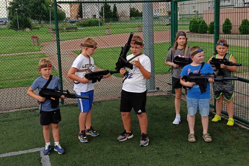 Gmina Miłoradz. Wakacje pełne atrakcji – za nami pikniki z kreatywną edukacją i zabawy sportowe.