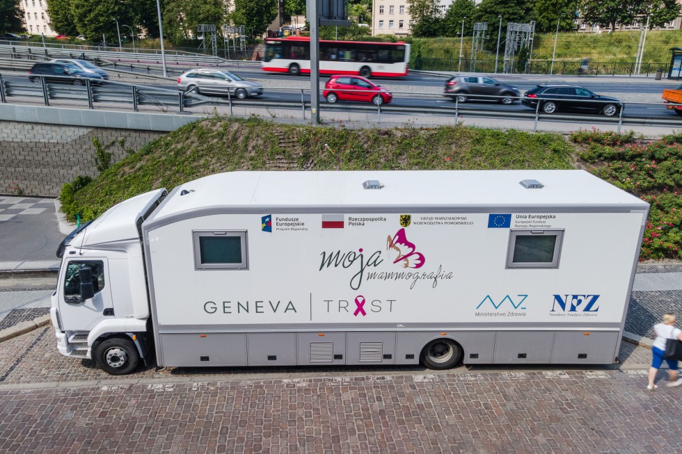W sierpniu bezpłatna mammografia dla mieszkanek Pomorza – sprawdź, kiedy i gdzie.
