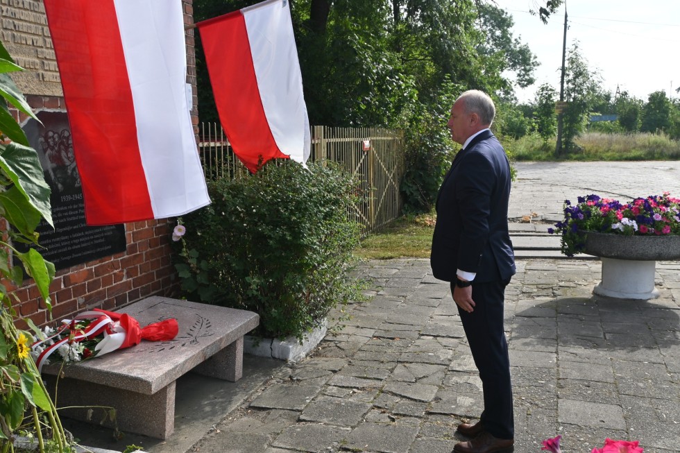 Nowy Dwór Gdański. Oddali hołd ofiarom II wojny światowej.
