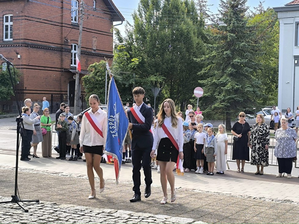 Sztum. Uroczystość z okazji 85. rocznicy wybuchu II wojny światowej.