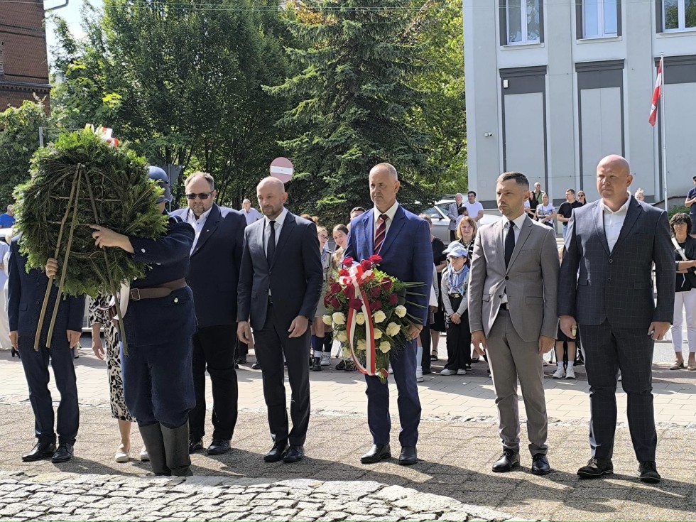 Sztum. Uroczystość z okazji 85. rocznicy wybuchu II wojny światowej.