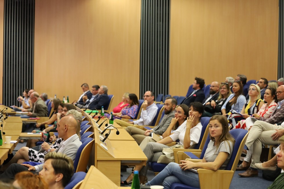 Aktywny Rodzic i Aktywny Maluch – spotkanie wiceminister i wojewody pomorskiej z samorządowcami.
