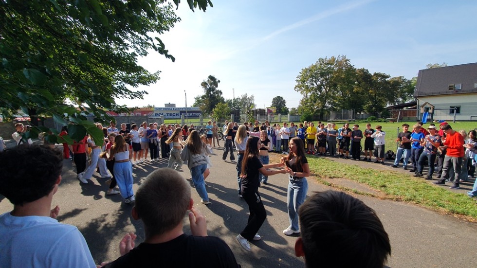 Malbork. Chodź, pomaluj mój świat – otrzęsiny w Technikum nr 3.