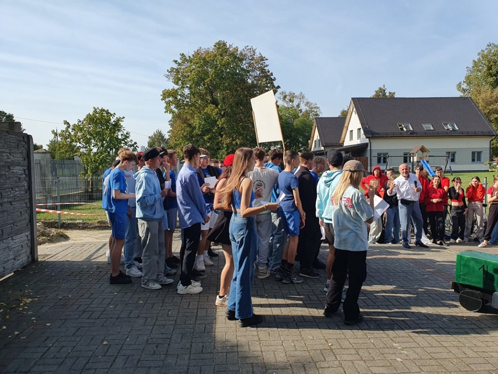 Malbork. Chodź, pomaluj mój świat – otrzęsiny w Technikum nr 3.