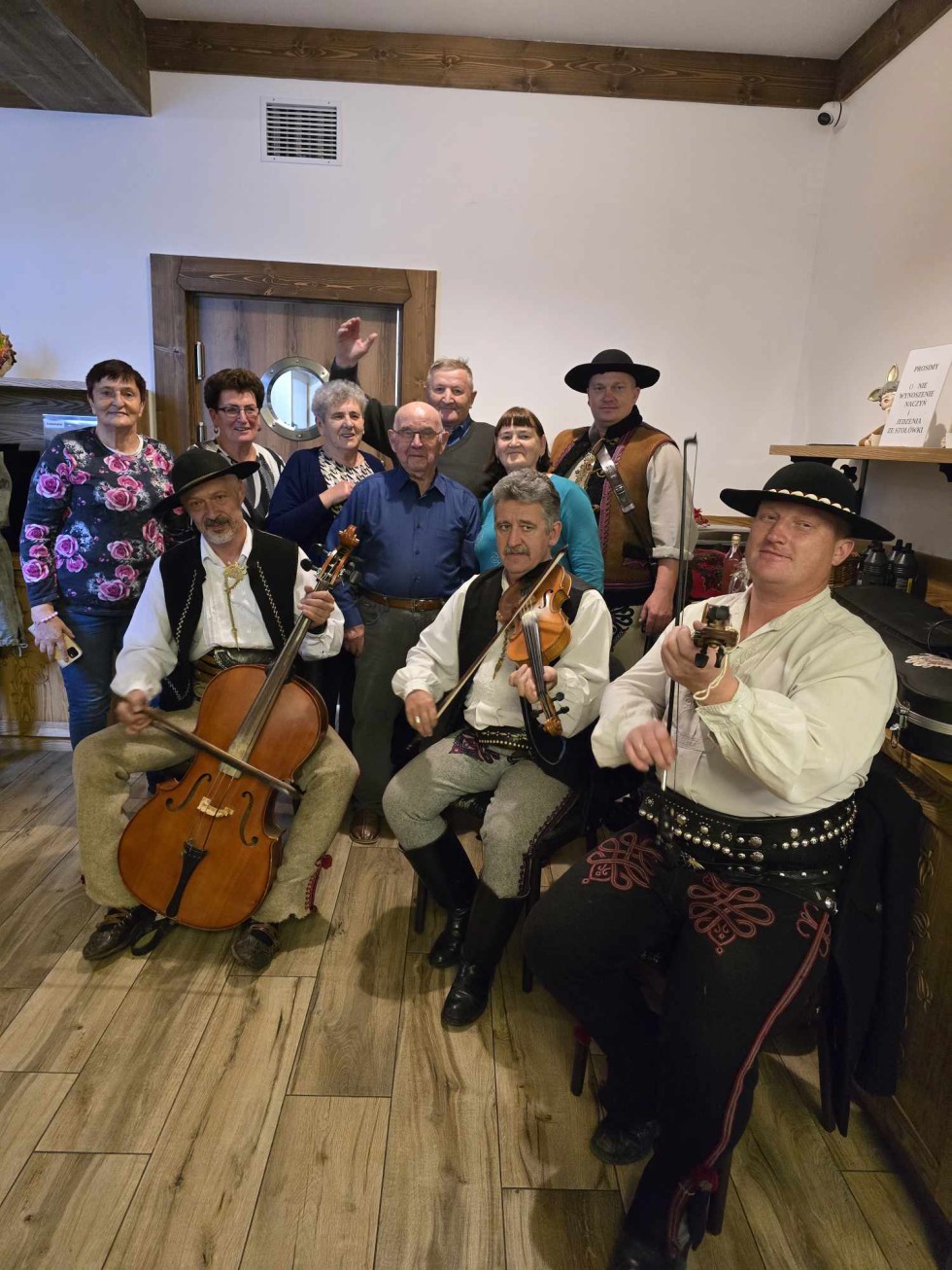 Gmina Miłoradz. Seniorzy odwiedzili zimową stolicę Polski – Zakopane.