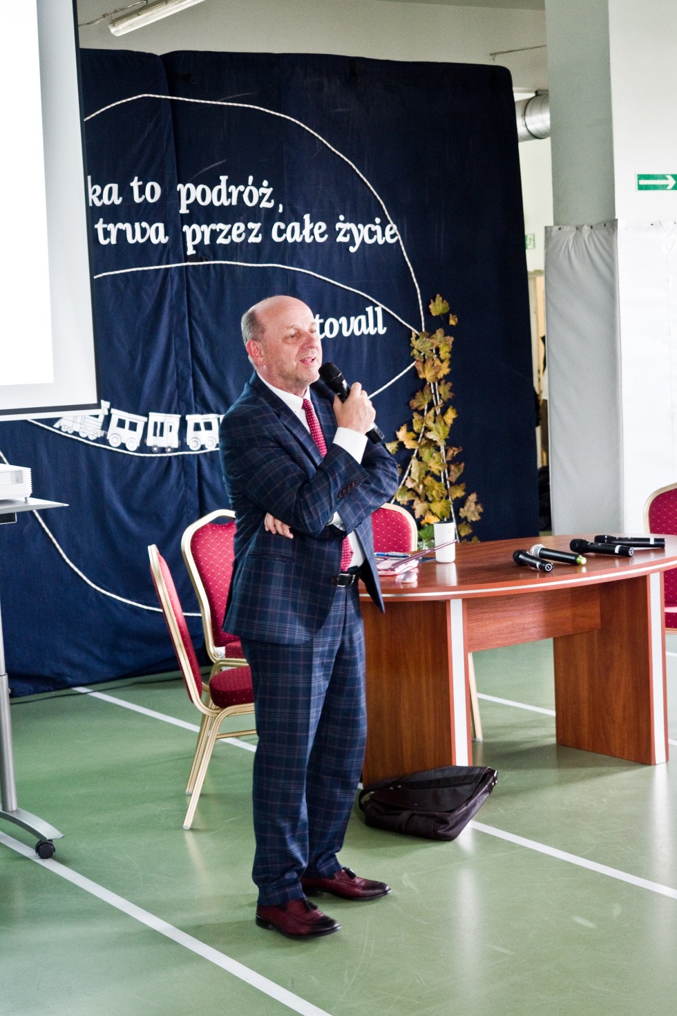 Malbork. Dzień Edukacji Narodowej i pasowanie pierwszoklasistów w Technikum nr 3.