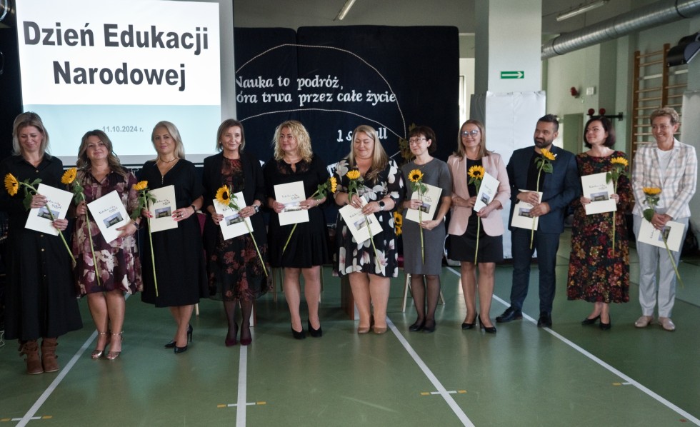 Malbork. Dzień Edukacji Narodowej i pasowanie pierwszoklasistów w Technikum nr 3.