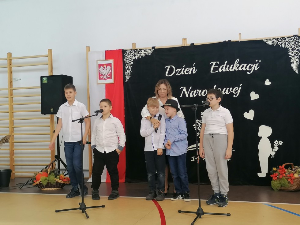 Powiat sztumski. Dzień Edukacji Narodowej i stypendia starosty.