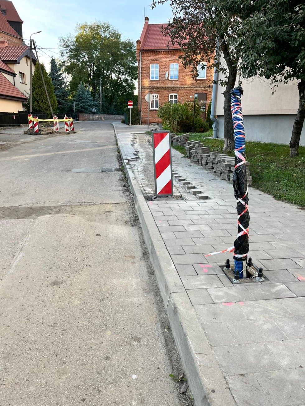 Nowy Staw. Rozpoczęła się przebudowa dróg gminnych.