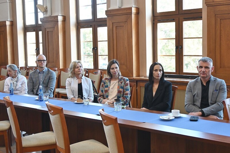 Malbork. Nagrody dla nauczycieli i dyrektorów z okazji Dnia Edukacji Narodowej.