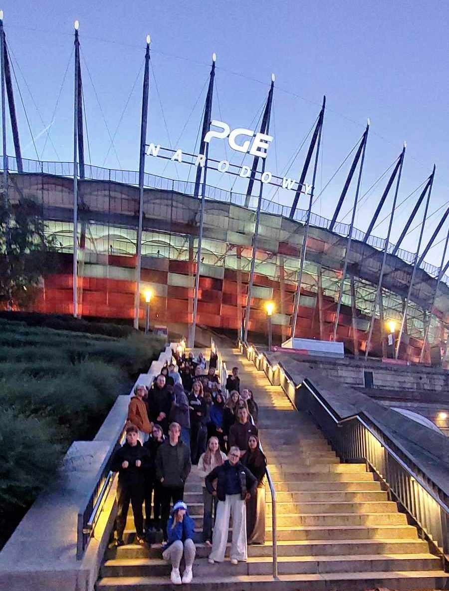 Malbork. Podróże z klasą uczniów Technikum nr 3 – tym razem zwiedzili stolicę Polski.