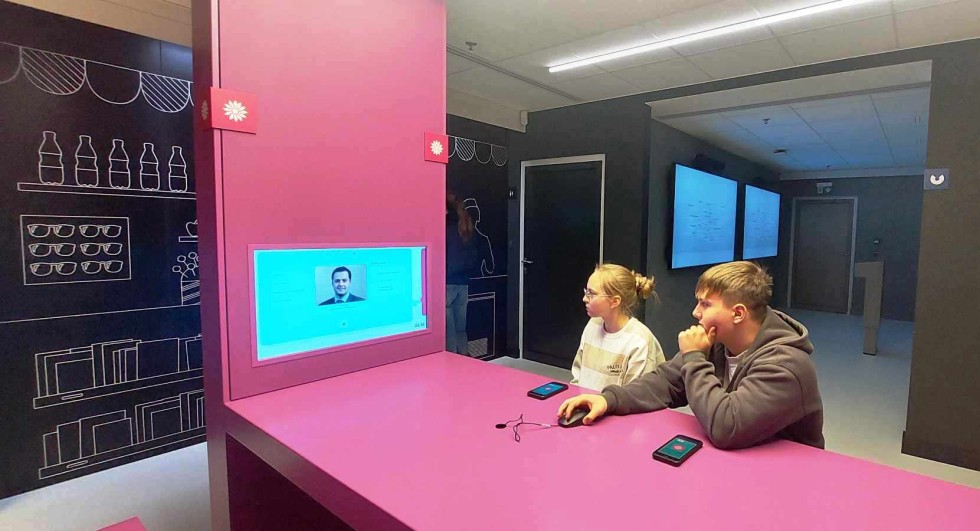 Malbork. Podróże z klasą uczniów Technikum nr 3 – tym razem zwiedzili stolicę Polski.