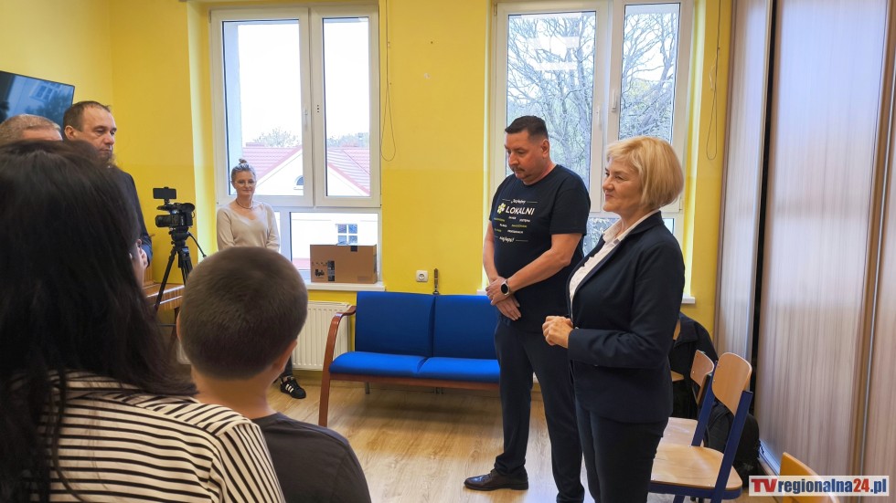 Fundacja Lokalni przekazała dwa laptopy wychowankom Specjalnego Ośrodka Rewalidacyjno-Wychowawczego dla Dzieci i Młodzieży z Autyzmem w Malborku