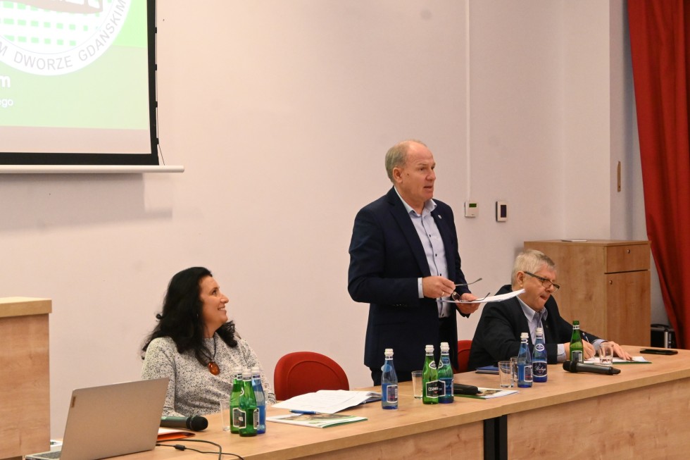 Jak działa system pieczy zastępczej w powiecie nowodworskim?