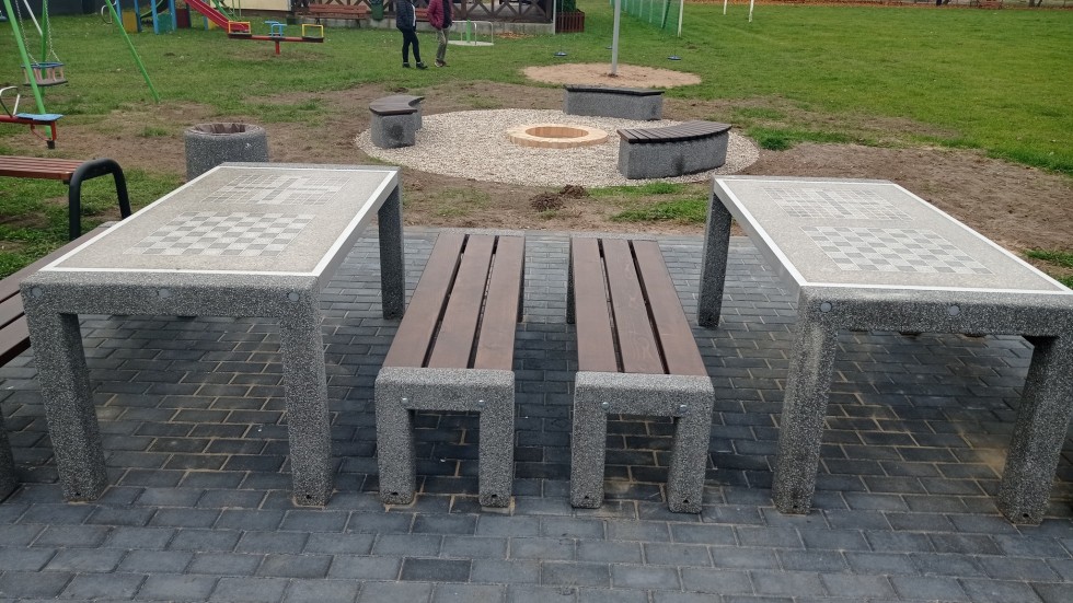 Gmina Stare Pole. Powstał nowy plac rekreacyjno – integracyjny w Ząbrowie.