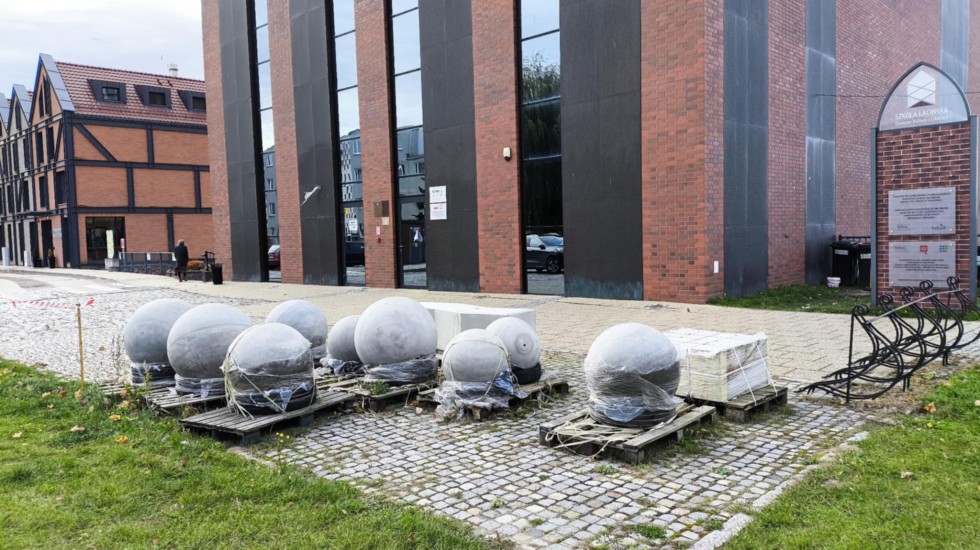 Malbork. Kiedy w końcu zmieni się przestrzeń wokół Szkoły Łacińskiej?