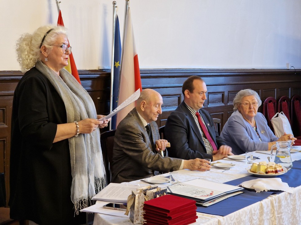 Malbork. Spotkanie Związku Kombatantów Rzeczypospolitej Polskiej i Byłych Więźniów Politycznych – wręczono medale i odznaczenia.