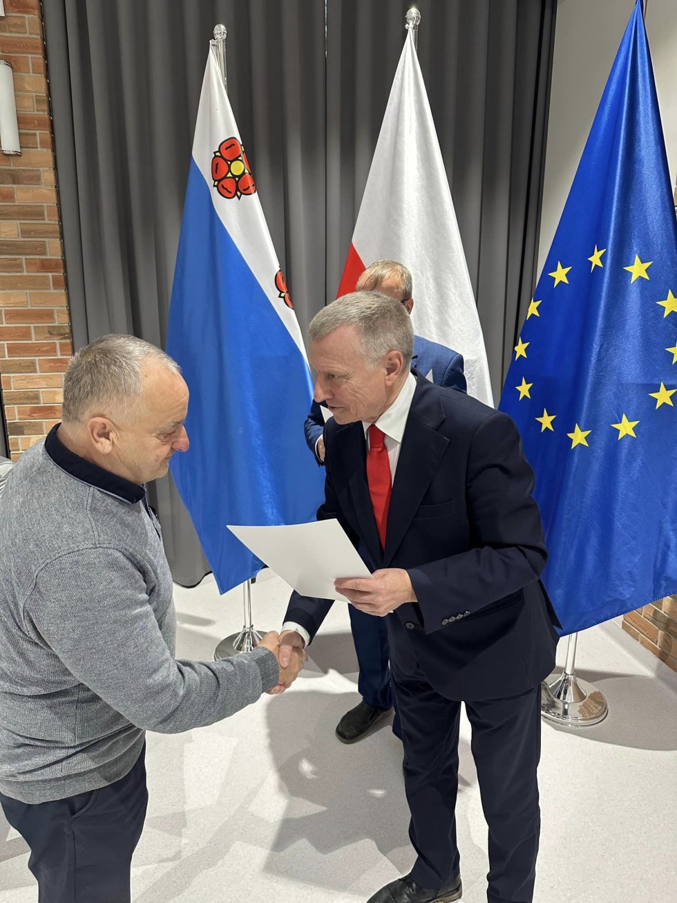 Wręczenie zaświadczeń dla nowych sołtysów Gminy Nowy Dwór Gdański.