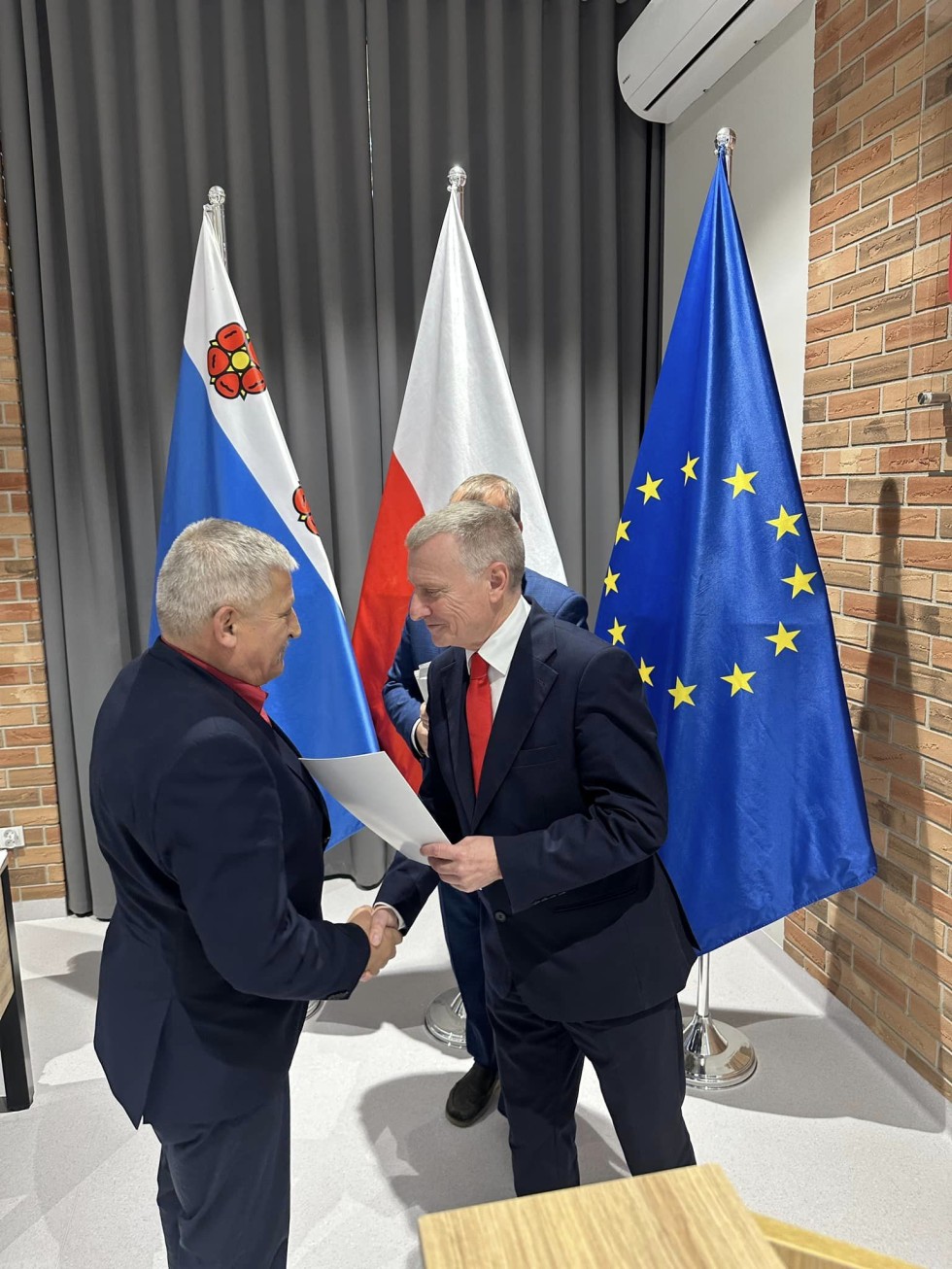 Wręczenie zaświadczeń dla nowych sołtysów Gminy Nowy Dwór Gdański.
