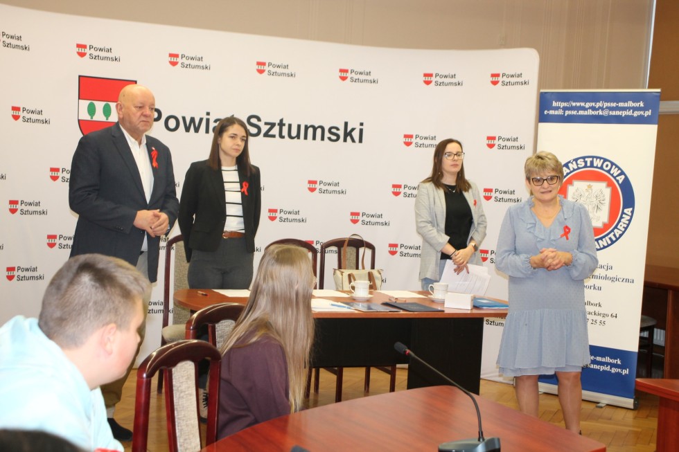 W Konkurs Wiedzy o AIDS i HIV najlepsza uczennica Zespołu Szkół w Dzierzgoniu.