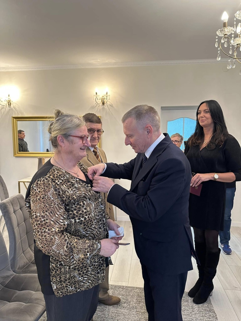 Nowy Dwór Gdański. Jubileusz 50-lecia pożycia małżeńskiego państwa Stanisławy i Henryka Mocarskich.