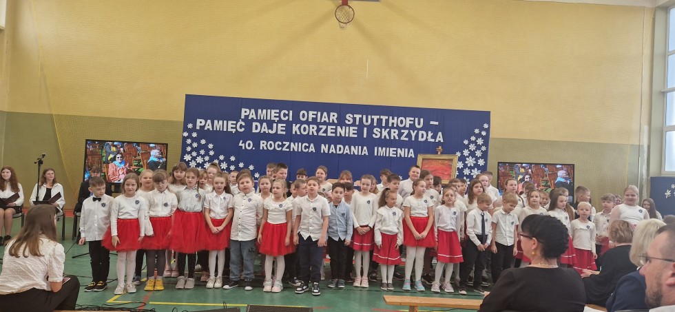 Sztutowo. 40. rocznica nadania imienia Szkole Podstawowej.