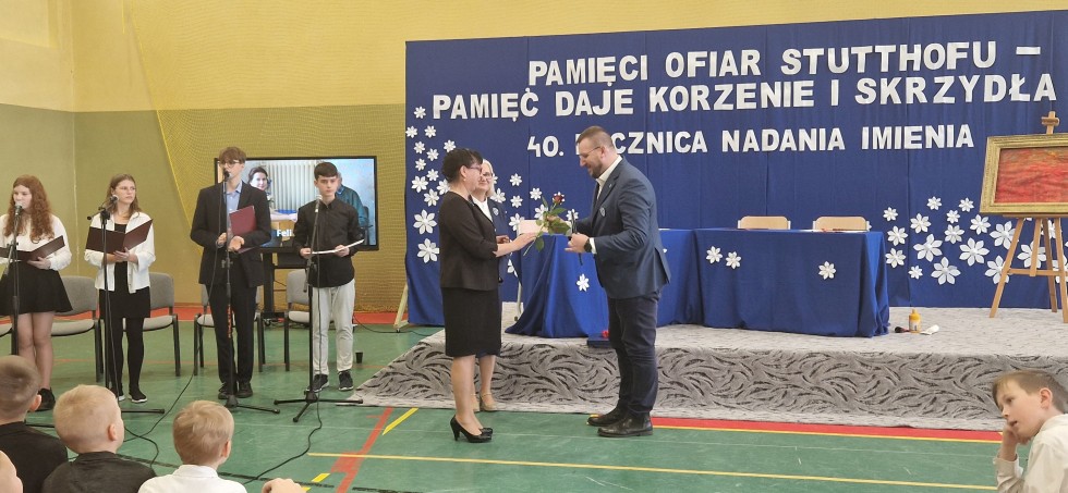 Sztutowo. 40. rocznica nadania imienia Szkole Podstawowej.