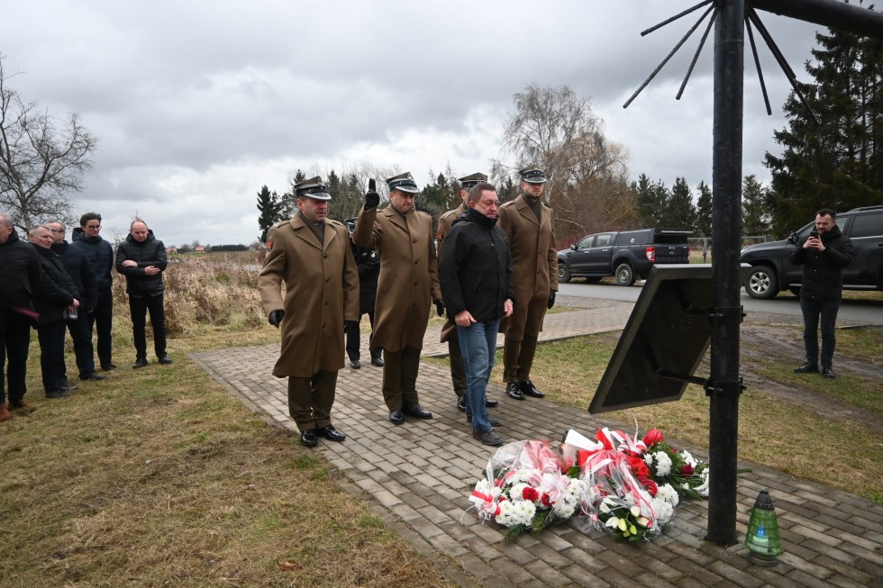 Nowy Dwór Gdański. Hołd czołgistom - ofiarom stanu wojennego.