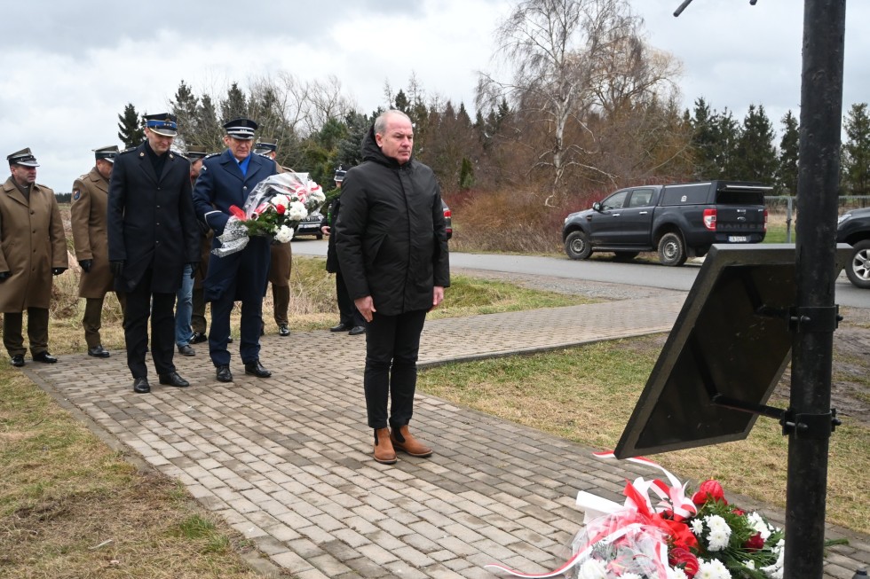 Nowy Dwór Gdański. Hołd czołgistom - ofiarom stanu wojennego.