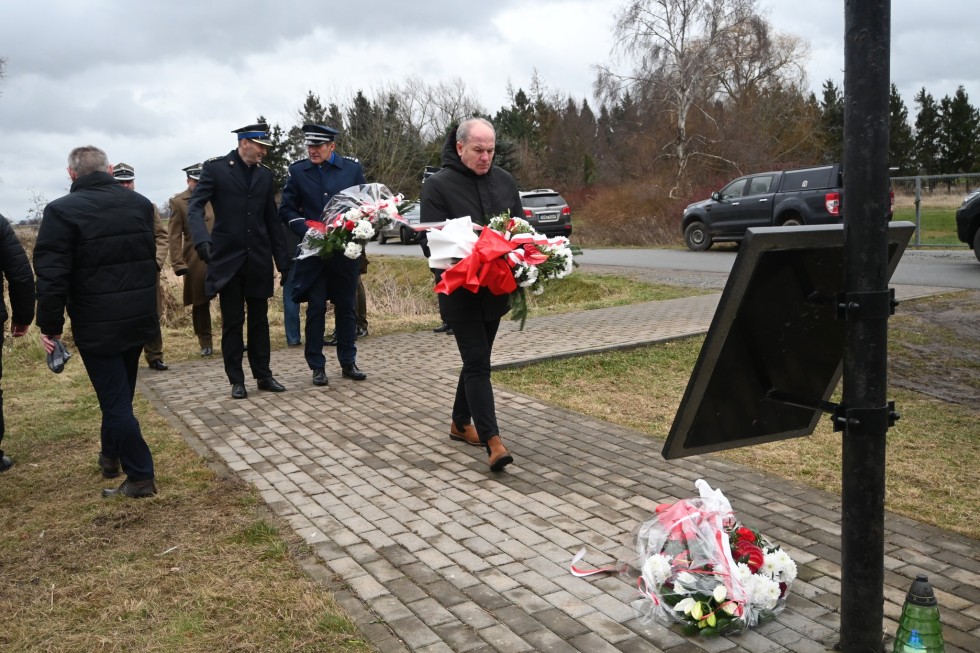 Nowy Dwór Gdański. Hołd czołgistom - ofiarom stanu wojennego.