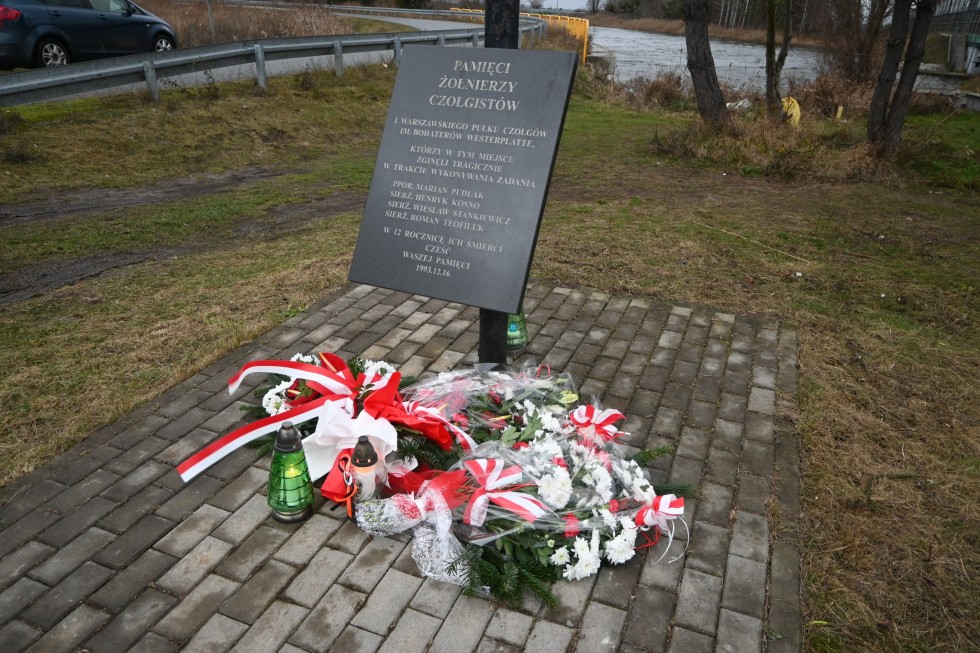 Nowy Dwór Gdański. Hołd czołgistom - ofiarom stanu wojennego.