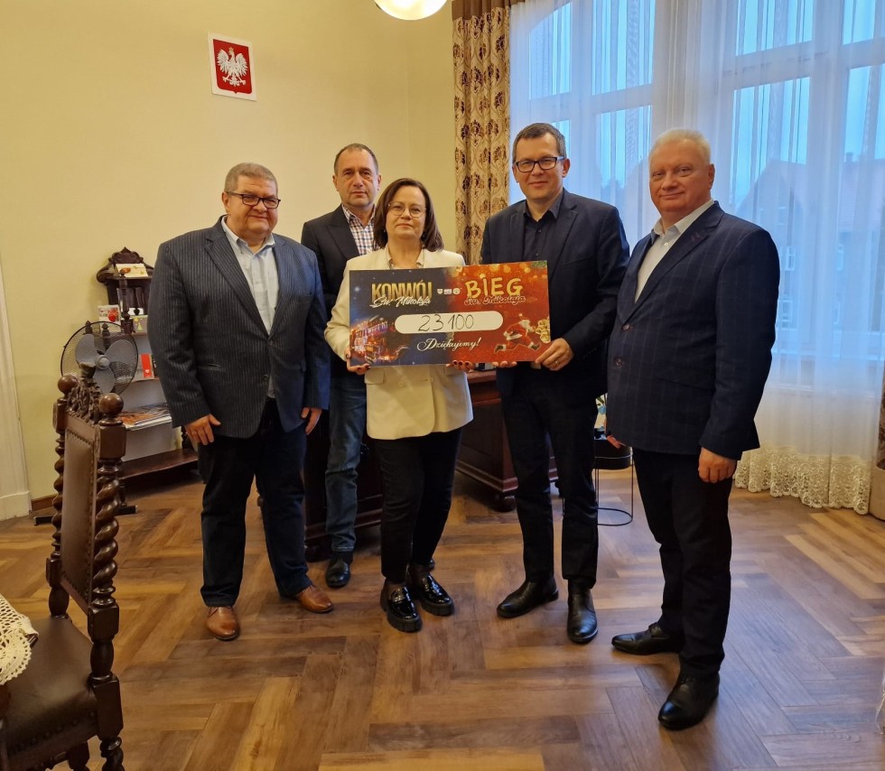 Organizatorzy podsumowali akcję dobroczynną Konwój i Bieg św. Mikołaja w Nowym Stawie.