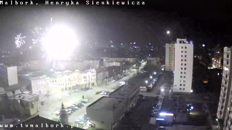 Mieszkańcy Malborka powitali Nowy 2025 Rok. Zobacz wideo i zdjęcia