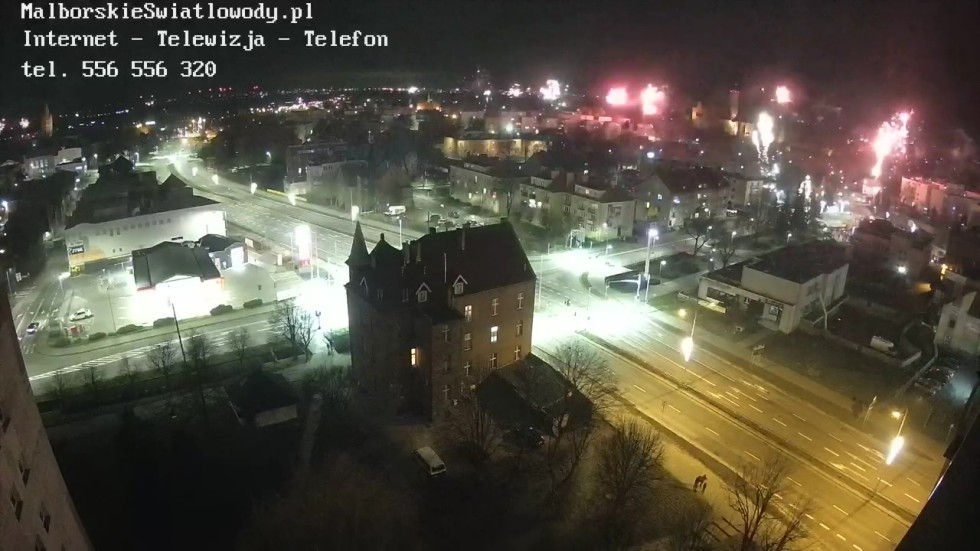 Mieszkańcy Malborka powitali Nowy 2025 Rok. Zobacz wideo i zdjęcia