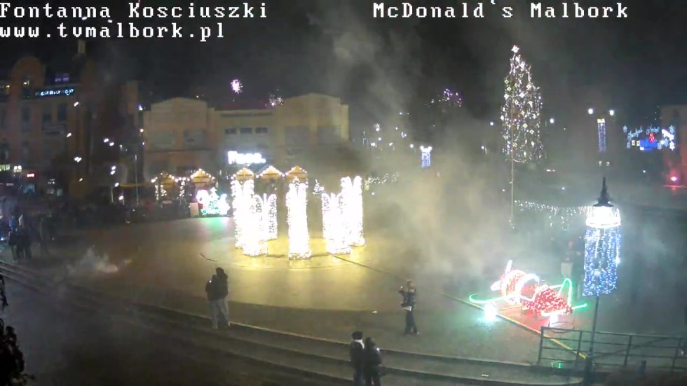 Mieszkańcy Malborka powitali Nowy 2025 Rok. Zobacz wideo i zdjęcia