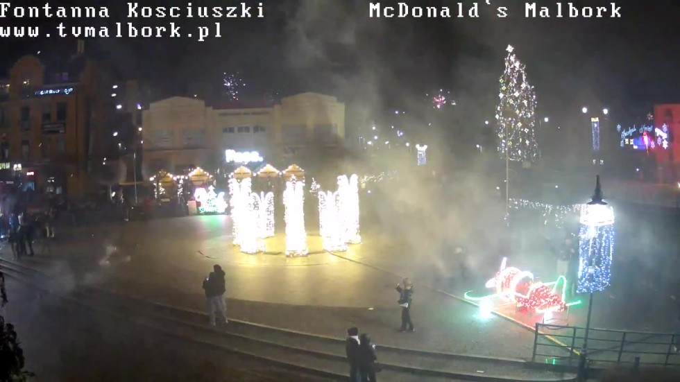 Mieszkańcy Malborka powitali Nowy 2025 Rok. Zobacz wideo i zdjęcia