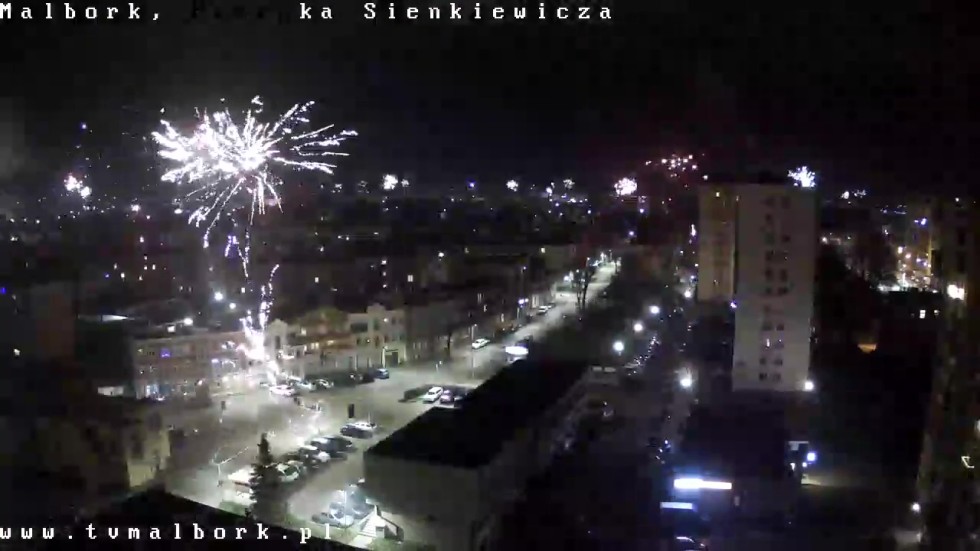 Mieszkańcy Malborka powitali Nowy 2025 Rok. Zobacz wideo i zdjęcia