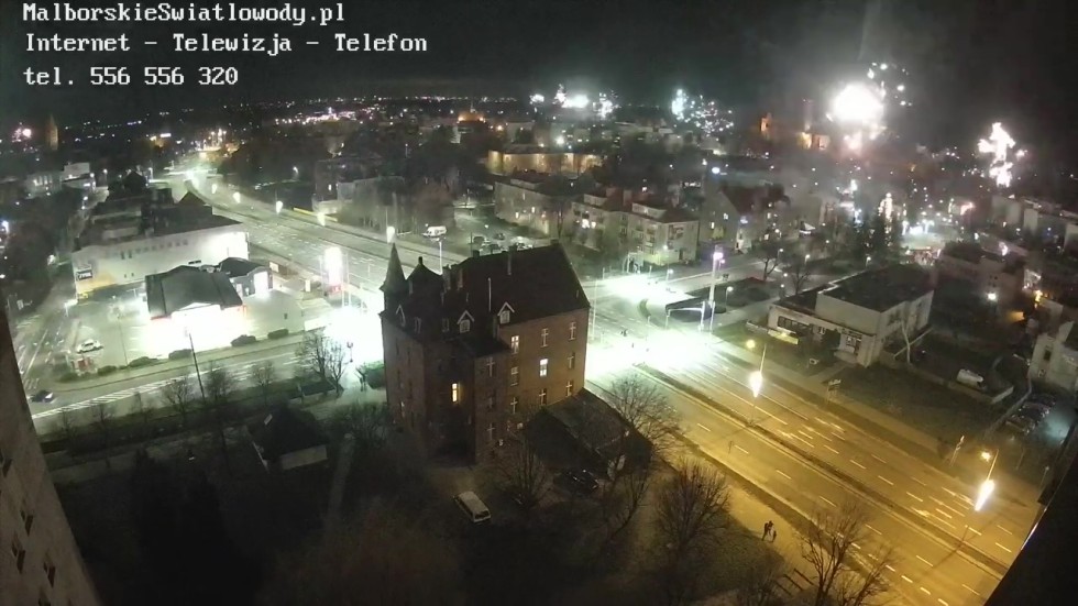 Mieszkańcy Malborka powitali Nowy 2025 Rok. Zobacz wideo i zdjęcia