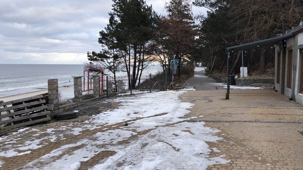 Stegna. Trwa przebudowa zejść na plażę wraz z budową promenady, elementów małej infrastruktury i oświetlenia. Zobacz postęp prac styczeń 2025