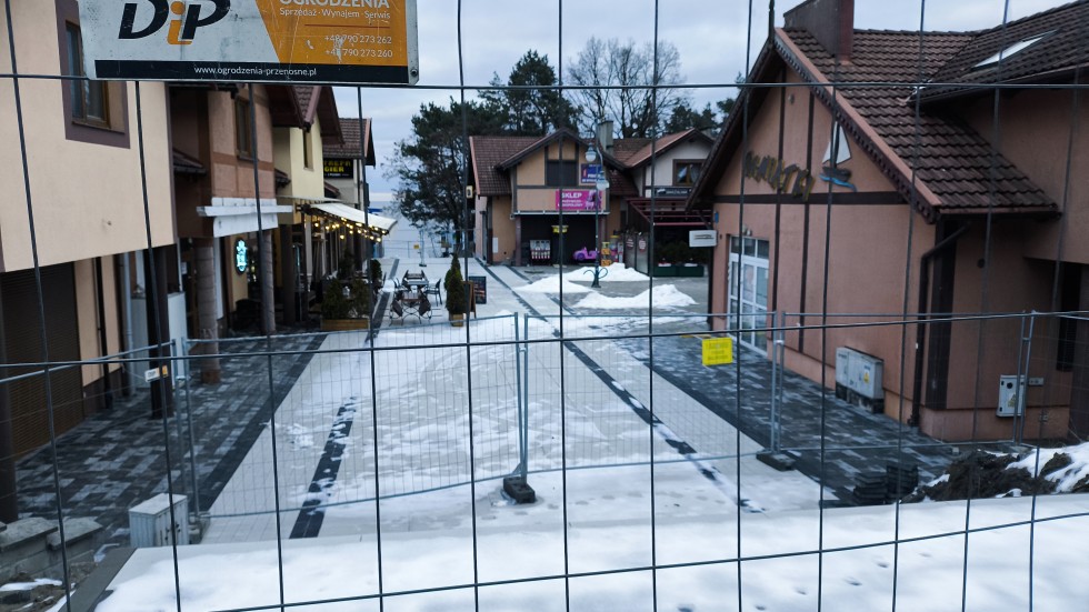 Stegna. Trwa przebudowa zejść na plażę wraz z budową promenady, elementów małej infrastruktury i oświetlenia. Zobacz postęp prac styczeń 2025