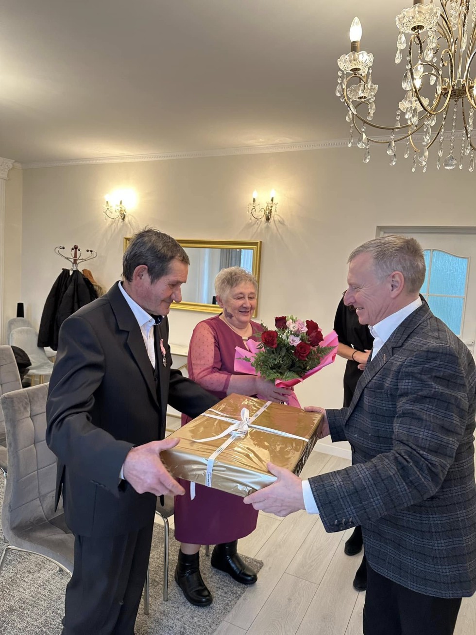 Nowy Dwór Gdański. Jubileusz 50-lecia pożycia małżeńskiego państwa Grażyny i Juliana Bierońskich.