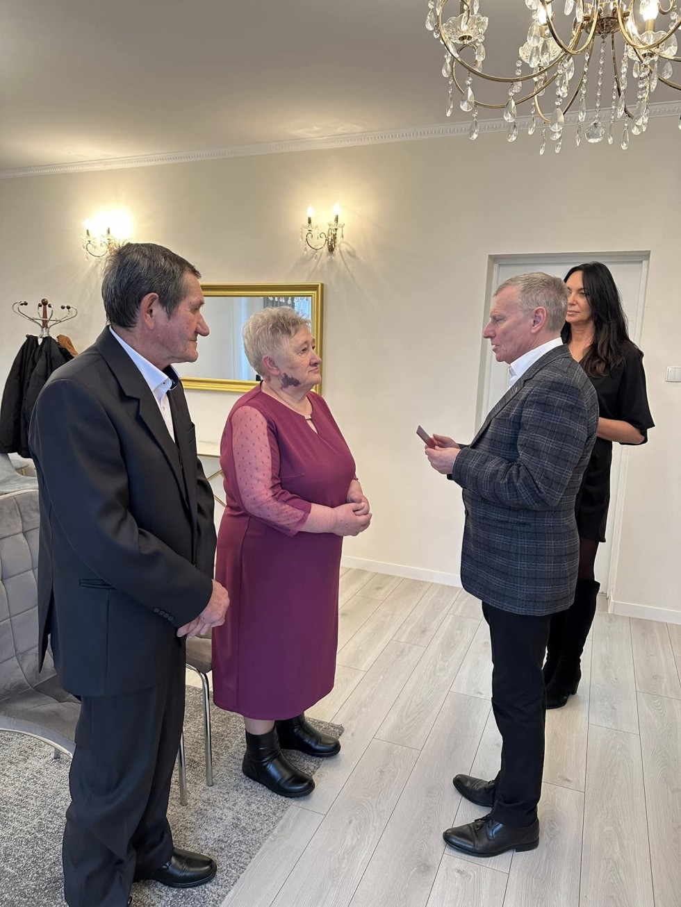 Nowy Dwór Gdański. Jubileusz 50-lecia pożycia małżeńskiego państwa Grażyny i Juliana Bierońskich.