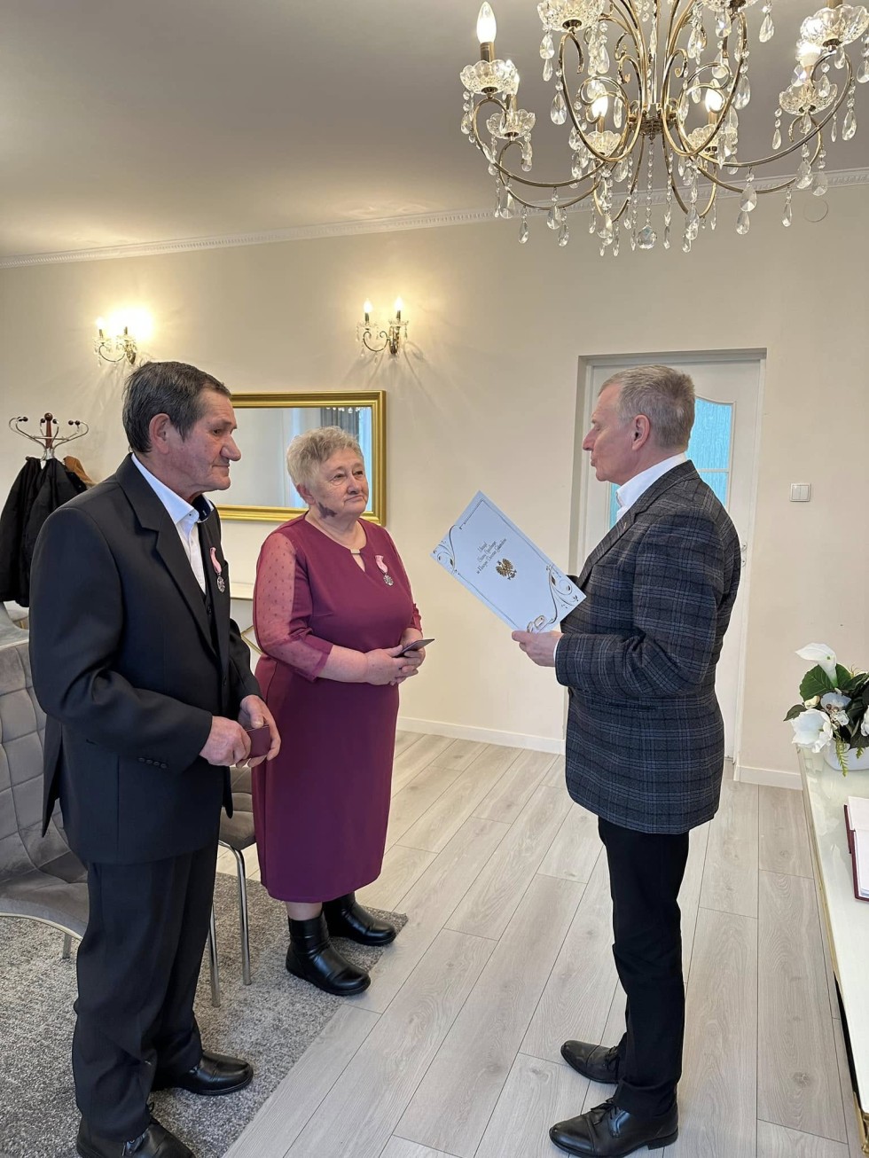 Nowy Dwór Gdański. Jubileusz 50-lecia pożycia małżeńskiego państwa Grażyny i Juliana Bierońskich.