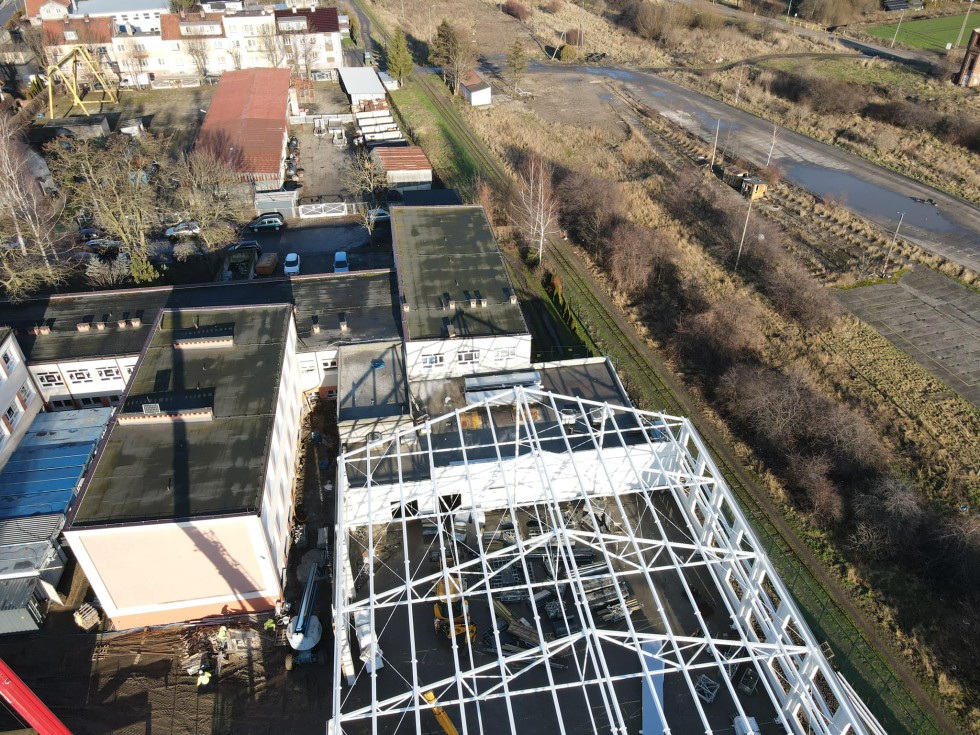 Mury pną się do góry – trwa budowa hali sportowej przy SP2 w Nowym Dworze Gdańskim.
