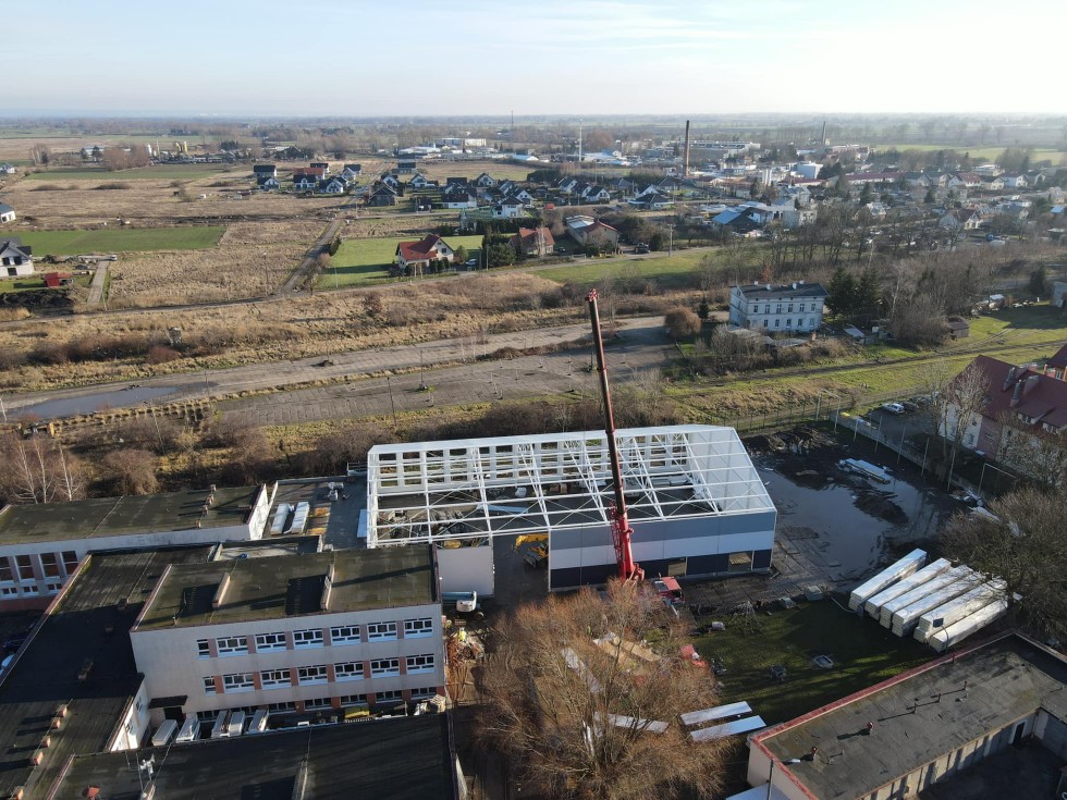 Mury pną się do góry – trwa budowa hali sportowej przy SP2 w Nowym Dworze Gdańskim.