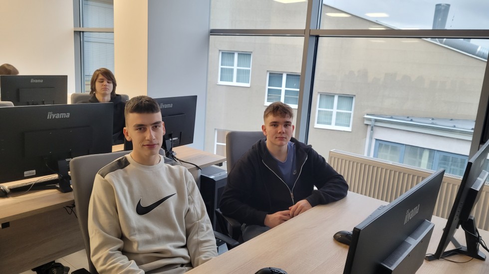Uczniowie Technikum nr 3 na warsztatach w Akademii Nauk Stosowanych w Elblągu.
